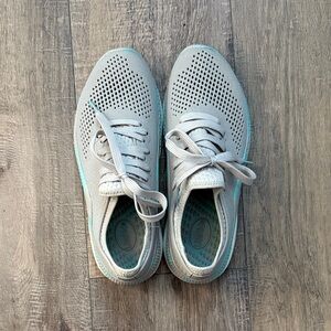 CROCS Women's Light Gray and Teal Sneakers